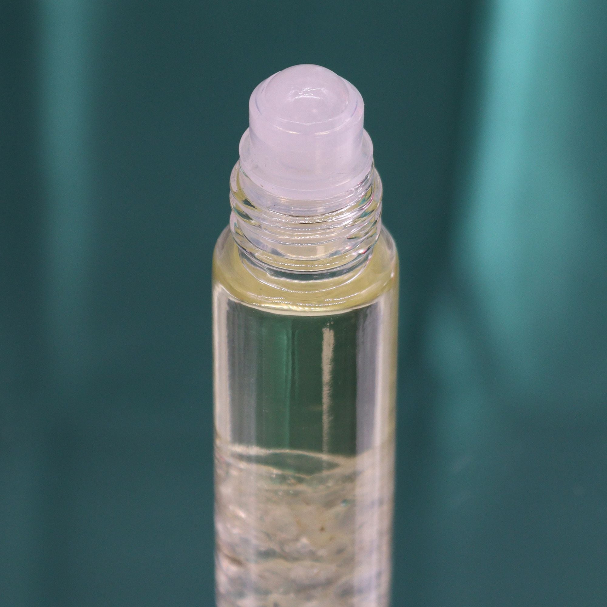 Tarot Roll On – The Lion – Aromatherapy Roll-On – aromatherapy roll-on, alternate product view 2