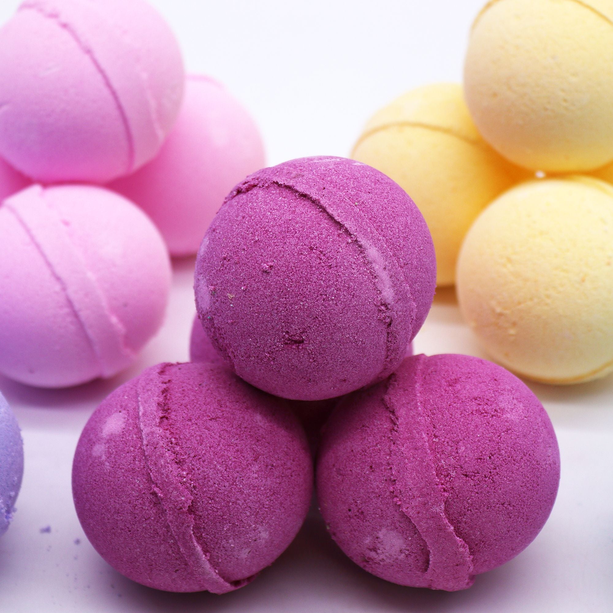 Essential Oil Bath Bomb – Ylang Ylang & Ginger – bath bomb, alternate product view 3
